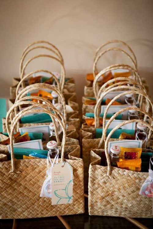 Wedding Welcome Bags Guide: 5 Tips And 25 Ideas - Weddingomania