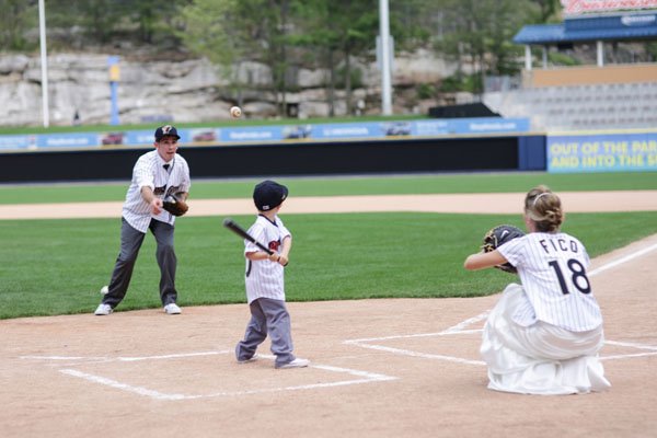 baseball-wedding-harmony-portraits-14