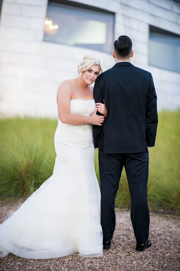 frank-gehry-vegas-real-wedding-kmh-photography-018