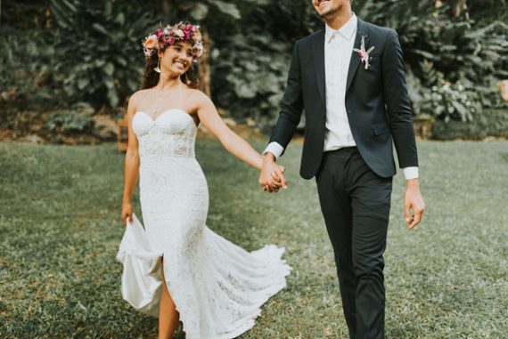 Wedspiration A Tropical And Dreamy Hawaii Wedding Woman Getting Married