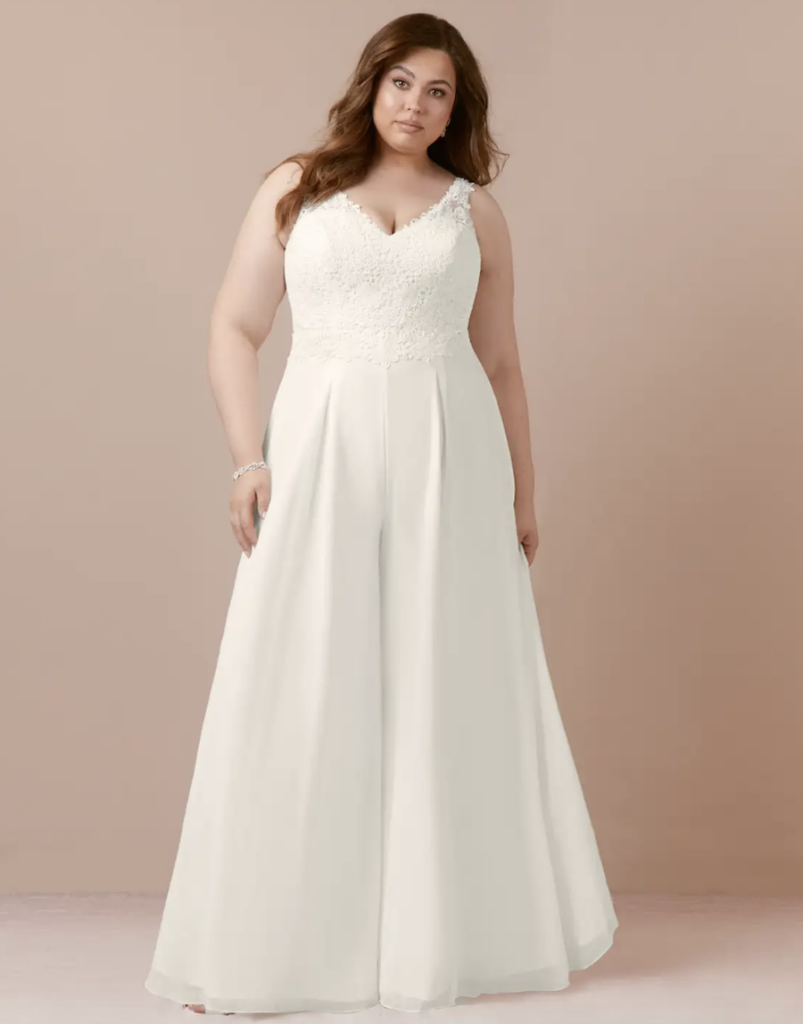 The Best Plus Size Wedding Dresses (and Where to Find Them) | Woman Getting  Married