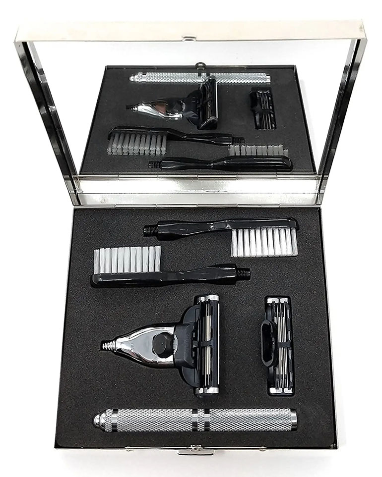 Traveler Groming Kit