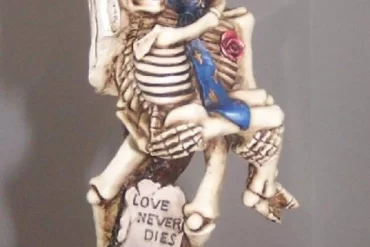 Bizarre Wedding Cakes Skeletons