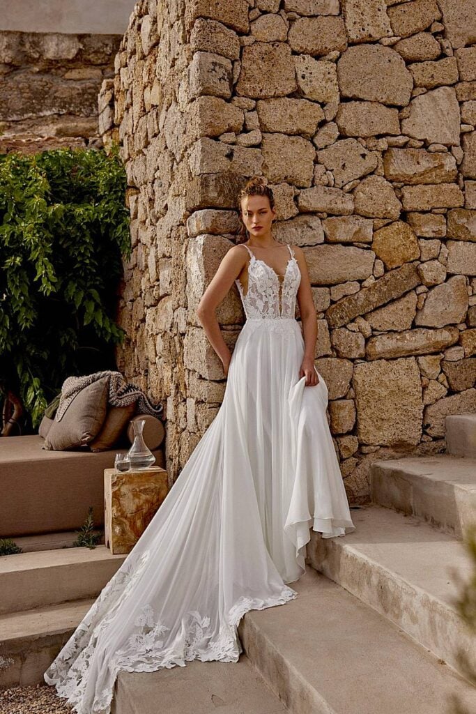 Boho Wedding Dress Styles: 20+ Dreamy Gowns for the Free-Spirited Bride