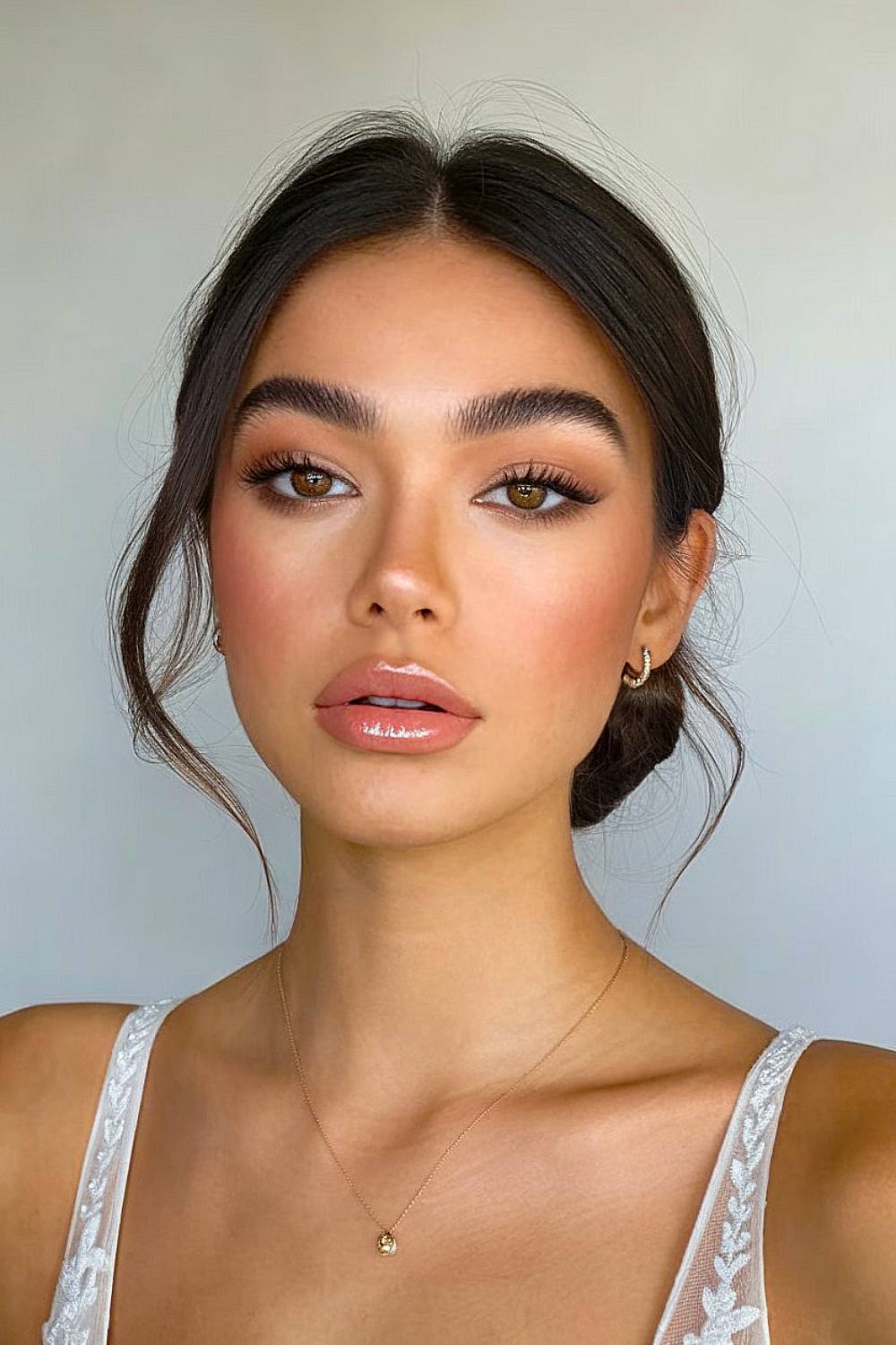 Wedding Makeup for Brown Eyes: 12 Stunning Looks for Every Bride, image size:1000x1500