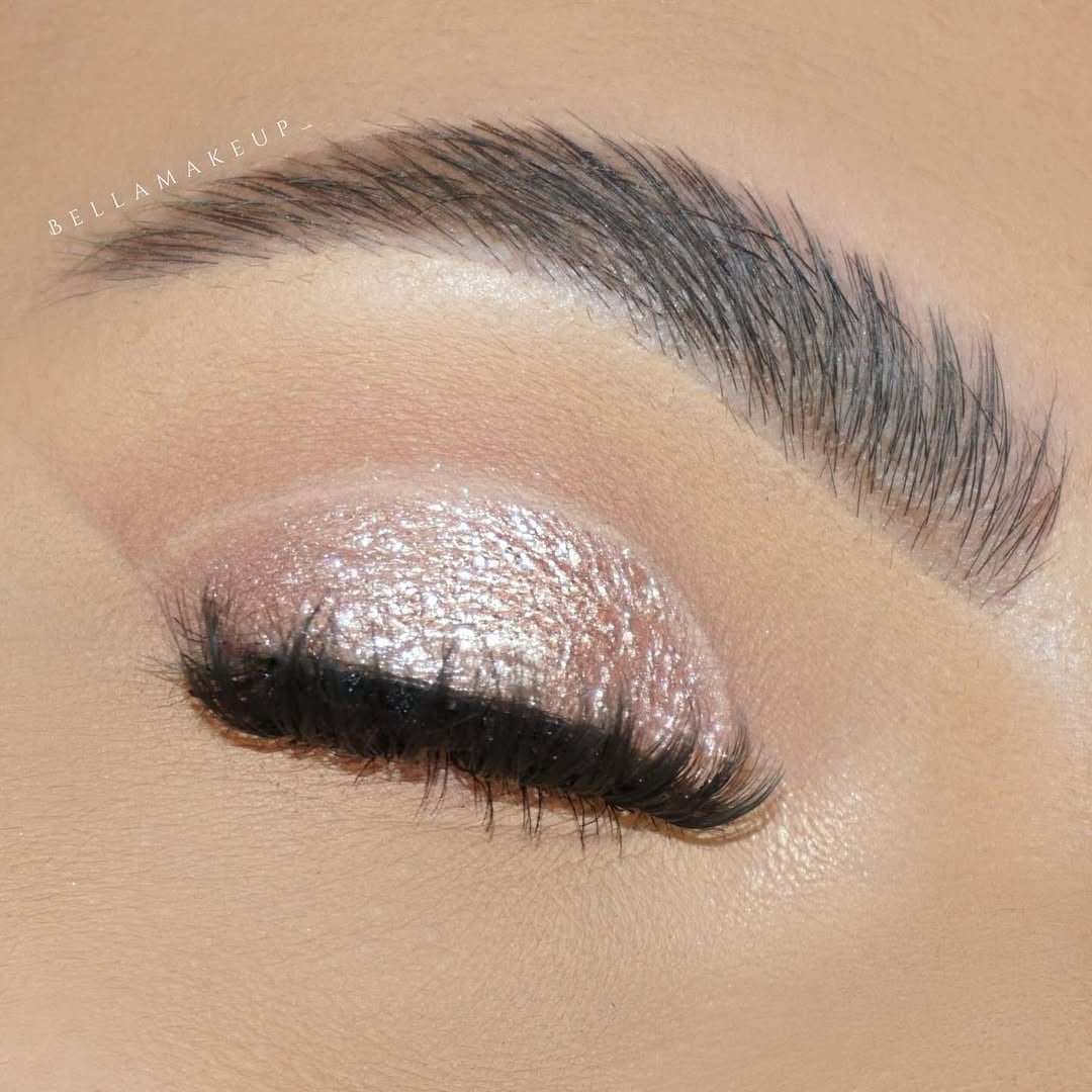 Champagne Shimmer Eyeshadow With Matte Crease