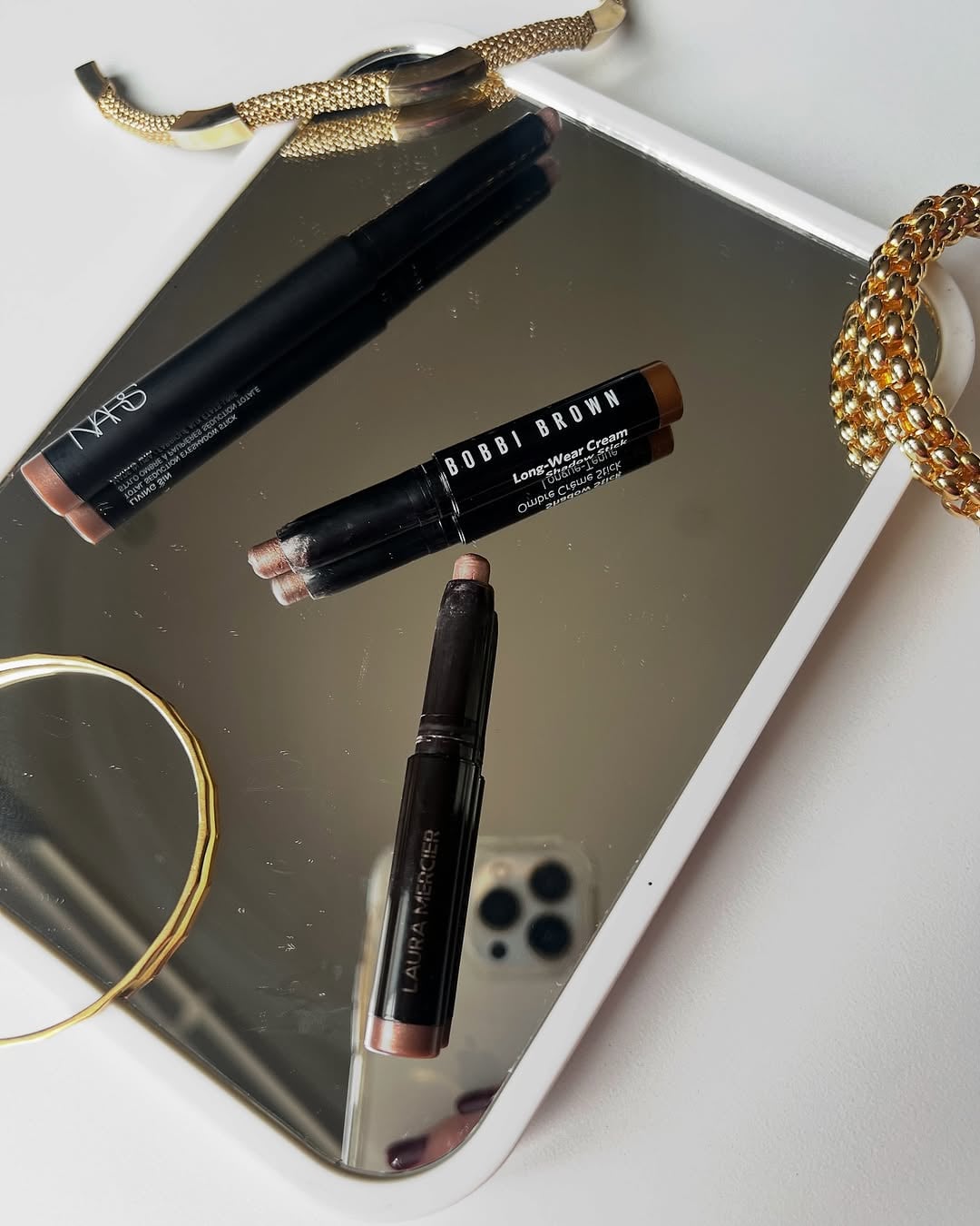 Neutral Cream Eyeshadow Stick for Quick Morning Prep