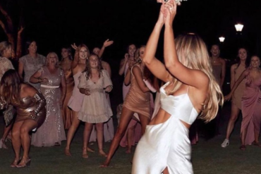 wedding bouquet toss