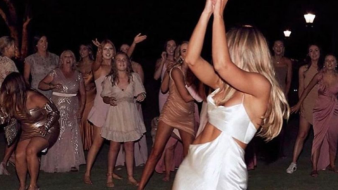wedding bouquet toss