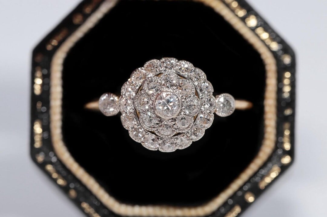 Antique circa 1900s 18k gold ring with natural old cut diamond