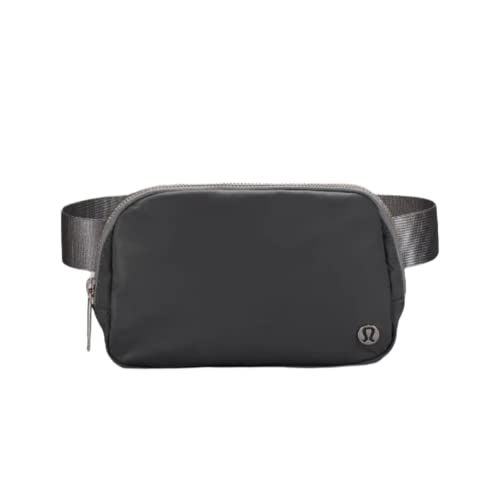 Lululemon Everywhere Belt Bag in asphalt grey