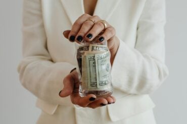 brides sharing wedding budget mistakes