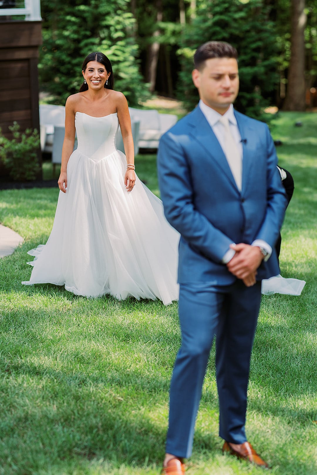 Quinn and Michael share a first look in the front yard of her family home